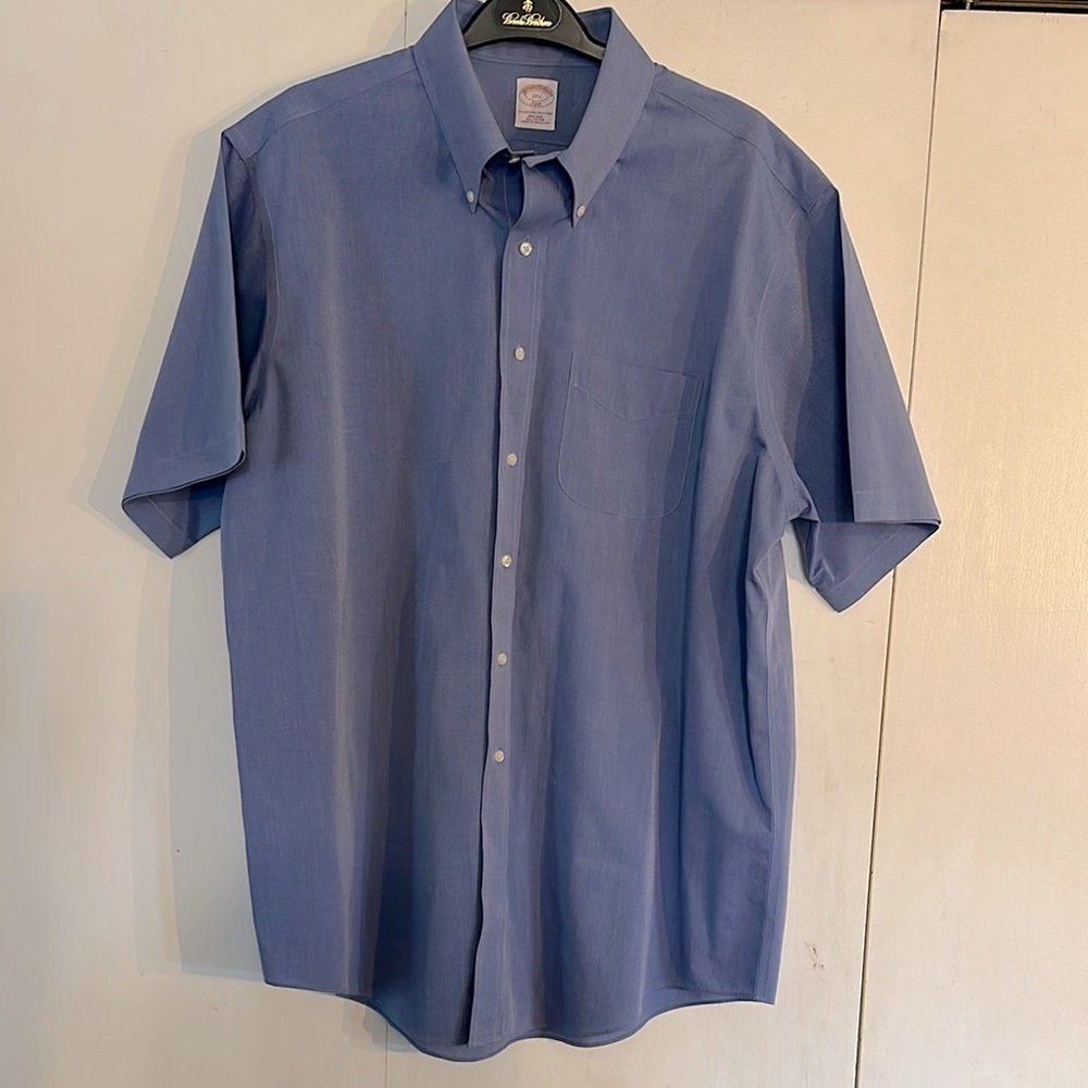 EUC Men’s Brooks Brothers Non-Iron Short Sleeve Button Down 17 1/2